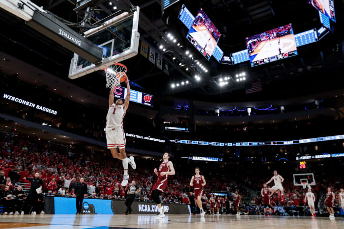 Johnny Davis throwing down a breakaway dunk against Colgate.